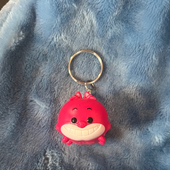 Disney tsum tsum Cheshire Cat Keychain - Picture 1 of 1
